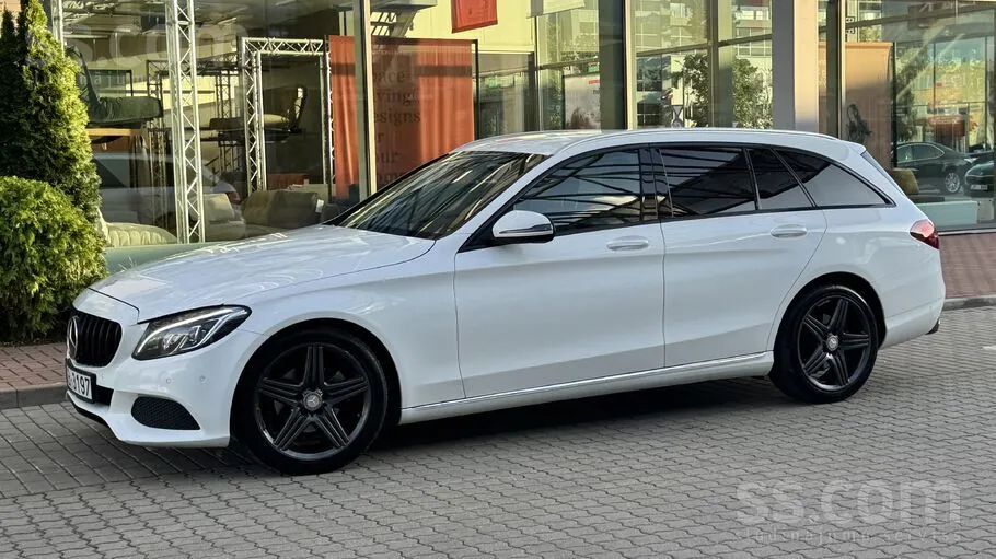 Mercedes-Benz C200 Avantgarde 2016 photo 3