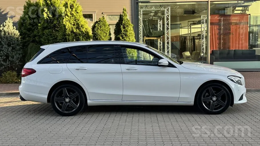 Mercedes-Benz C200 Avantgarde 2016 photo 5