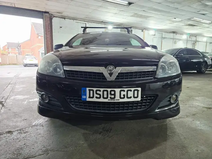 Vauxhall Astra 2009 photo 4