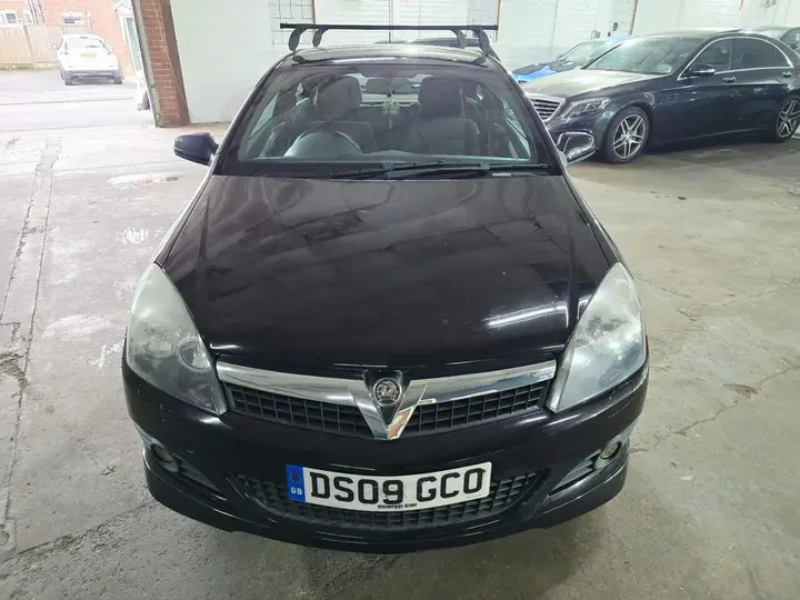 Vauxhall Astra 2009 photo 3