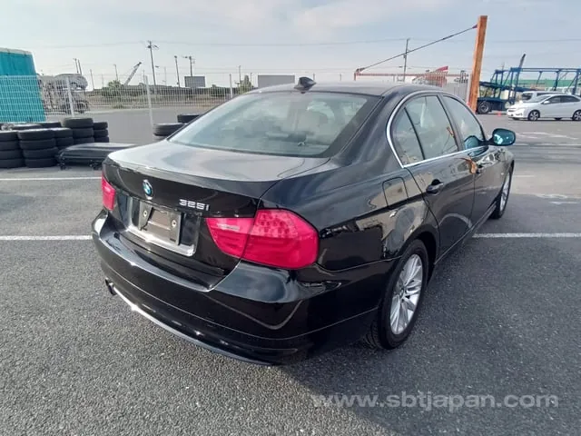 BMW 3 Series 2010 photo 4