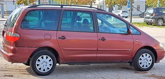 Ford Galaxy 2000 photo 5