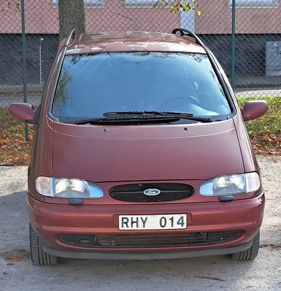 Ford Galaxy 2000 photo 2