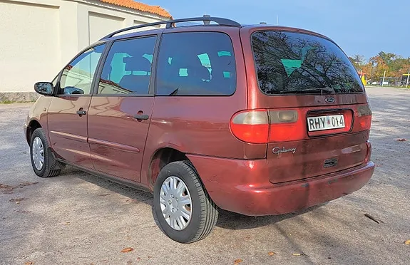Ford Galaxy 2000 photo 4