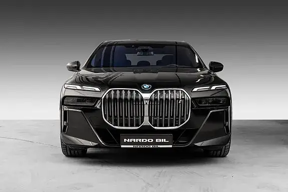 BMW I7 2023 photo 3