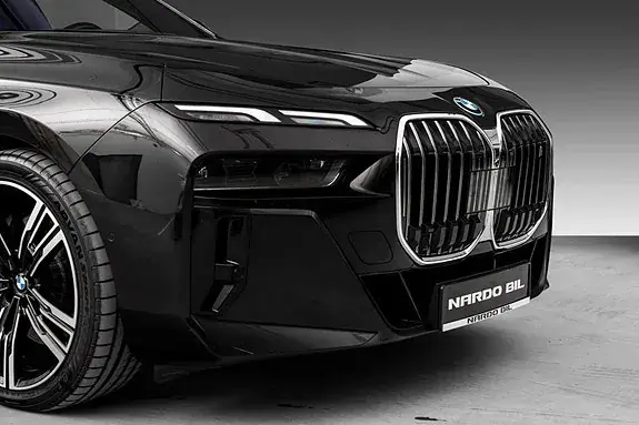 BMW I7 2023 photo 2