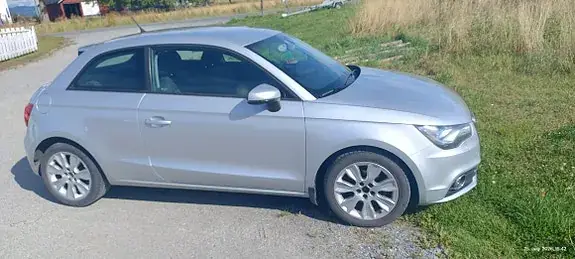 Audi A1 2012 photo 2