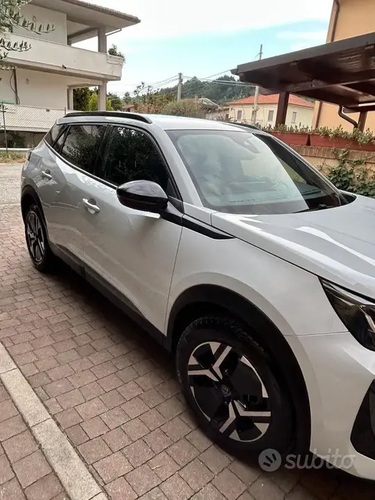 Peugeot 208 2023 photo 4