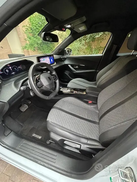 Peugeot 208 2023 photo 5