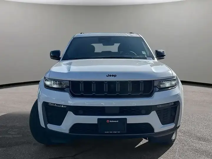 Jeep Grand Cherokee 2026 photo 2