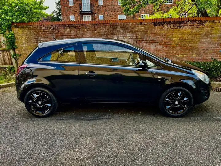 Vauxhall Corsa 2013 photo 5