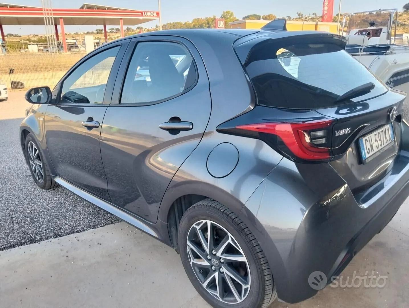 Toyota Yaris 2021 photo 2