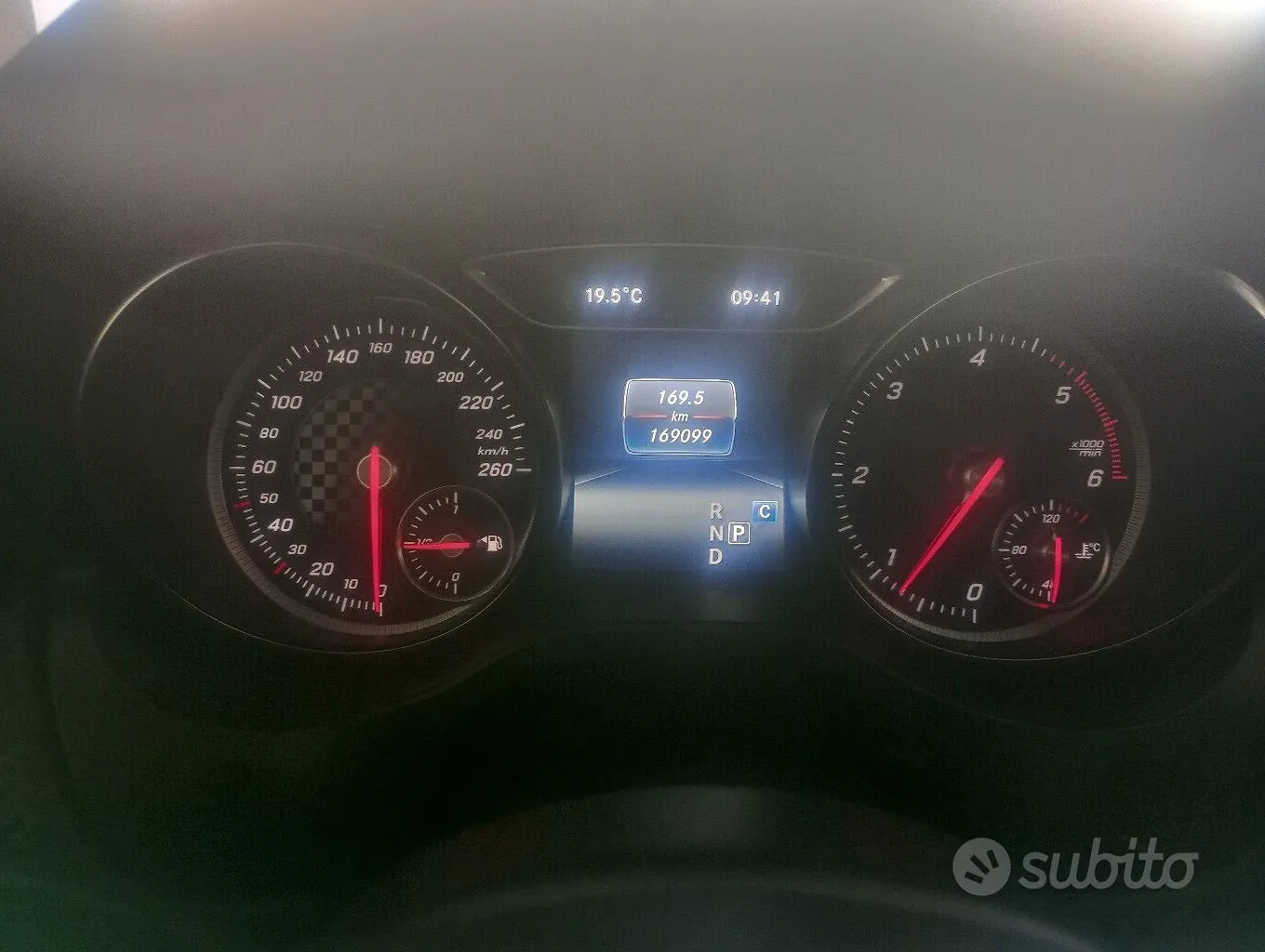 Mercedes-Benz A200D 2016 photo 4