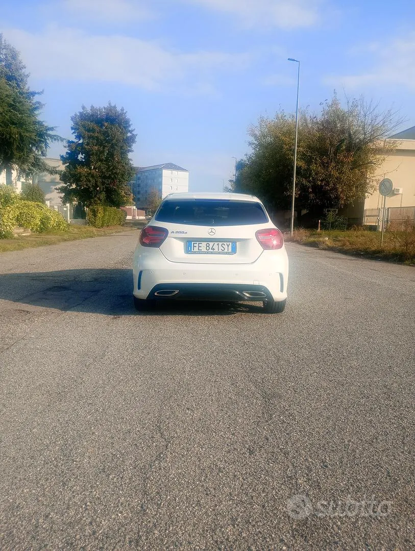 Mercedes-Benz A200D 2016 photo 3