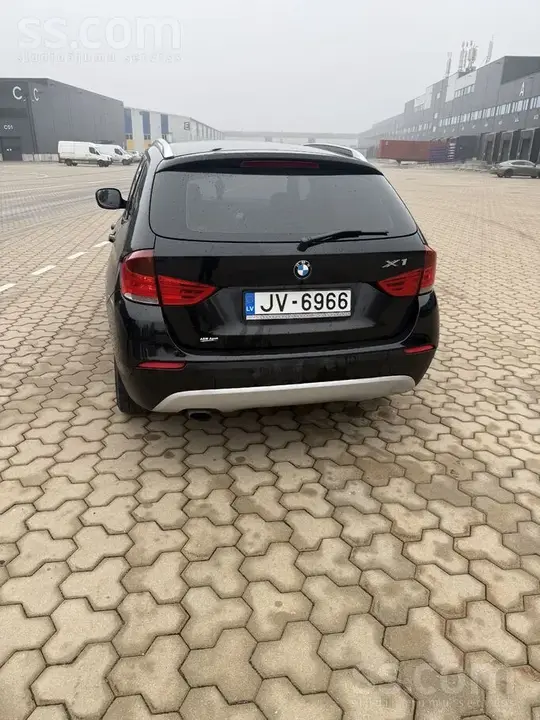 BMW X1 2012 photo 3
