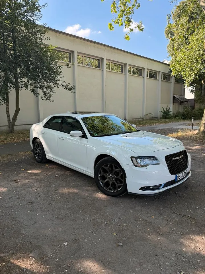 Chrysler 300S