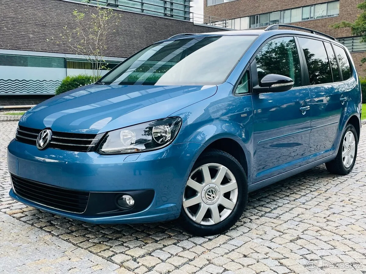 Volkswagen Touran 2013 photo 2