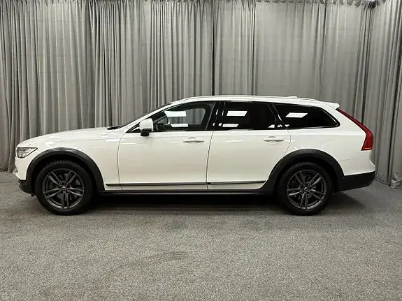 Volvo V90 Cross Country 2019 photo 2