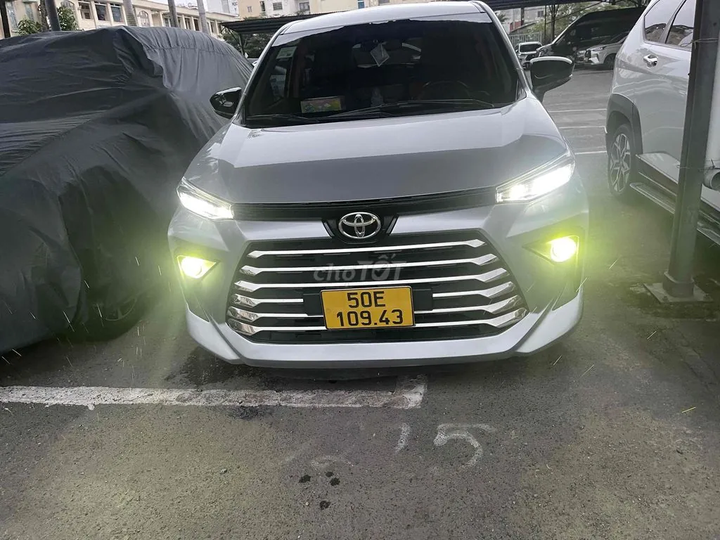 Toyota Avanza Premio