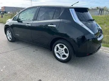 Nissan Leaf 2012 photo 2