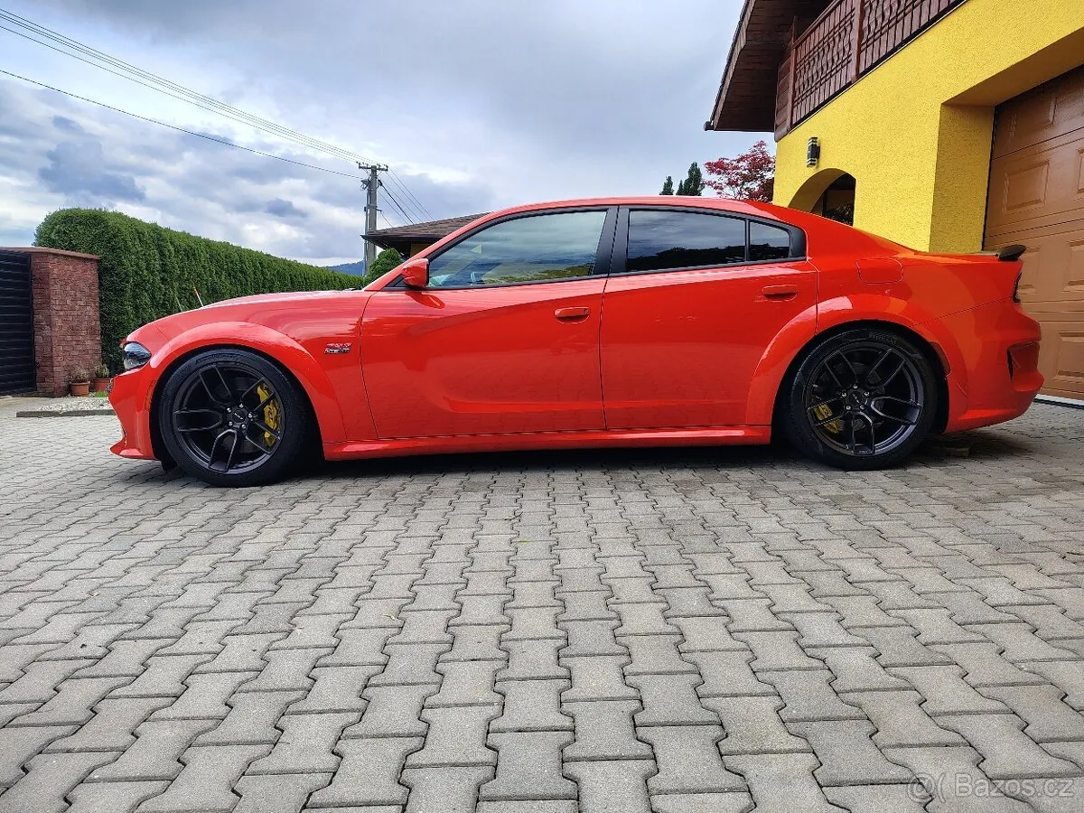 Dodge Charger 2020 photo 2