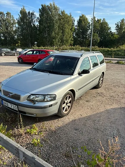 Volvo V70 2004 photo 2
