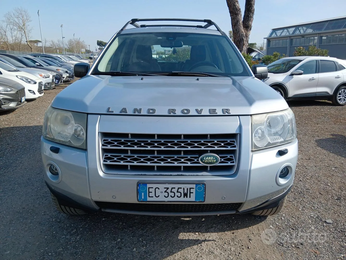 Land Rover Freelander 2010 photo 2