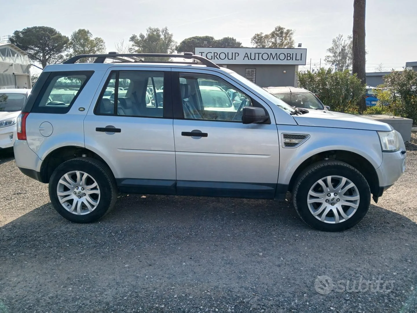 Land Rover Freelander 2010 photo 3