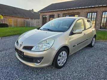 Renault Clio 2005 photo 3