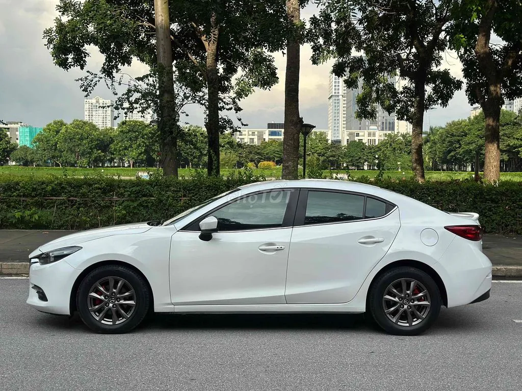 Mazda 3 2018 photo 4
