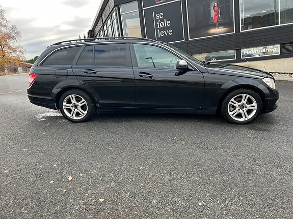 Mercedes-Benz C220 2008 photo 2