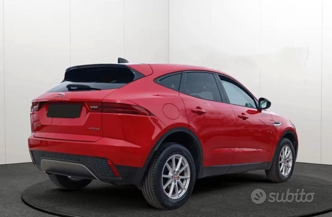 Jaguar E-Pace 2018 photo 4