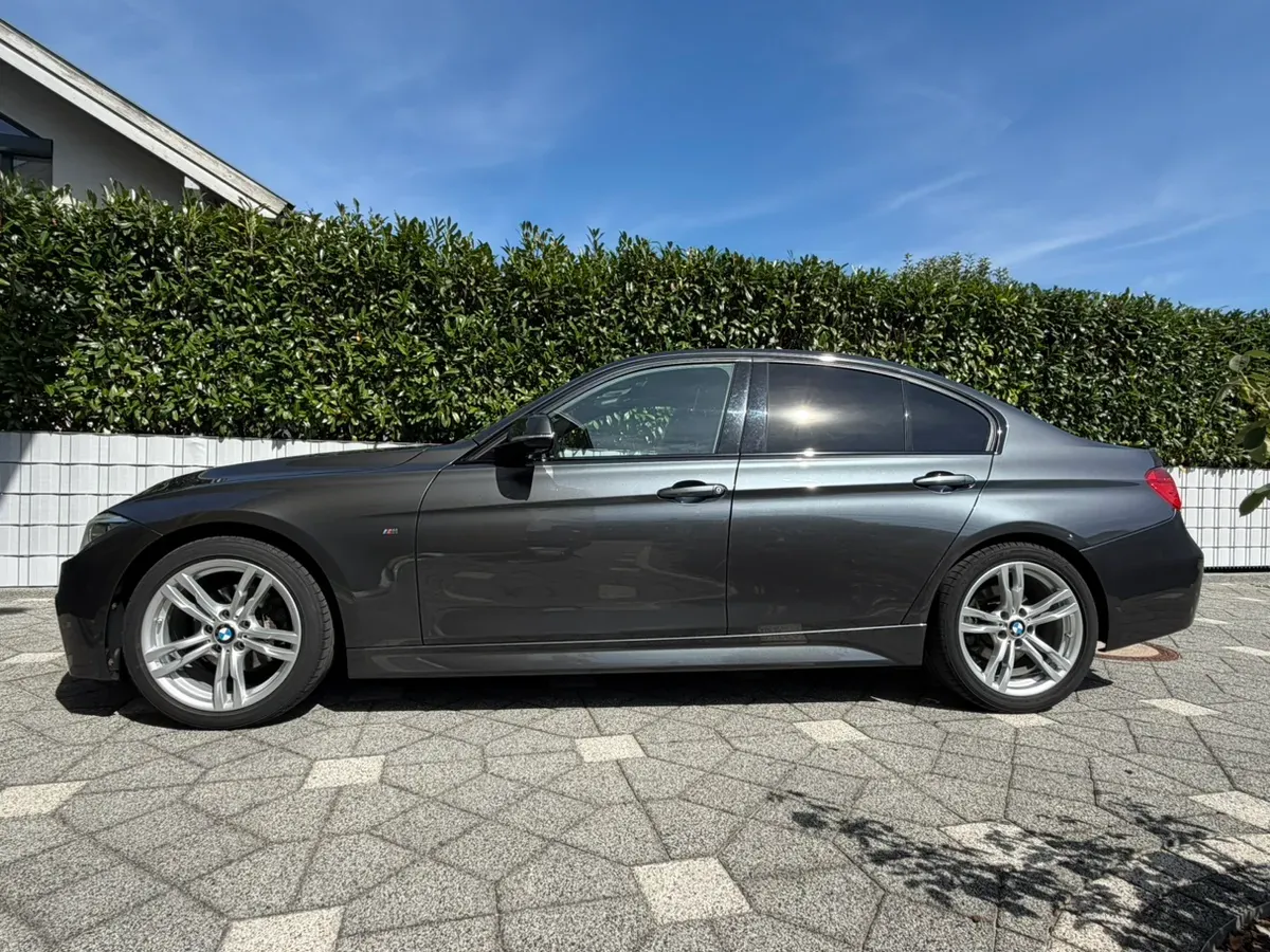 BMW 3 Series 2015 photo 2