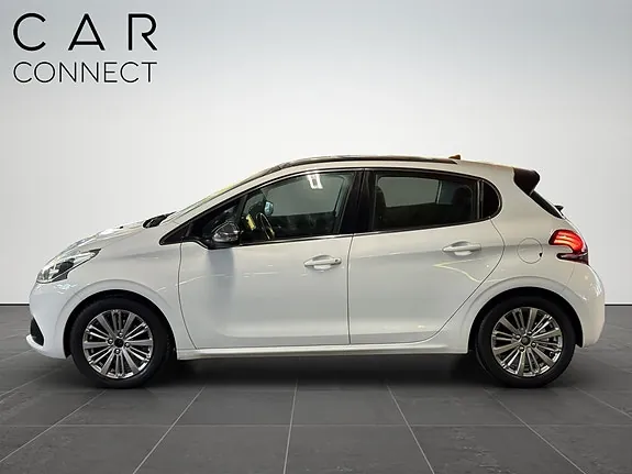 Peugeot 208 2017 photo 3