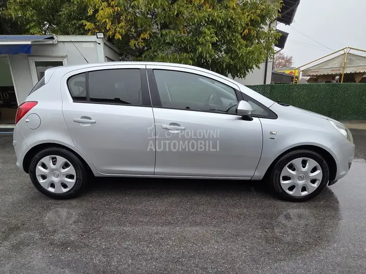 Opel Corsa D 2010 photo 4