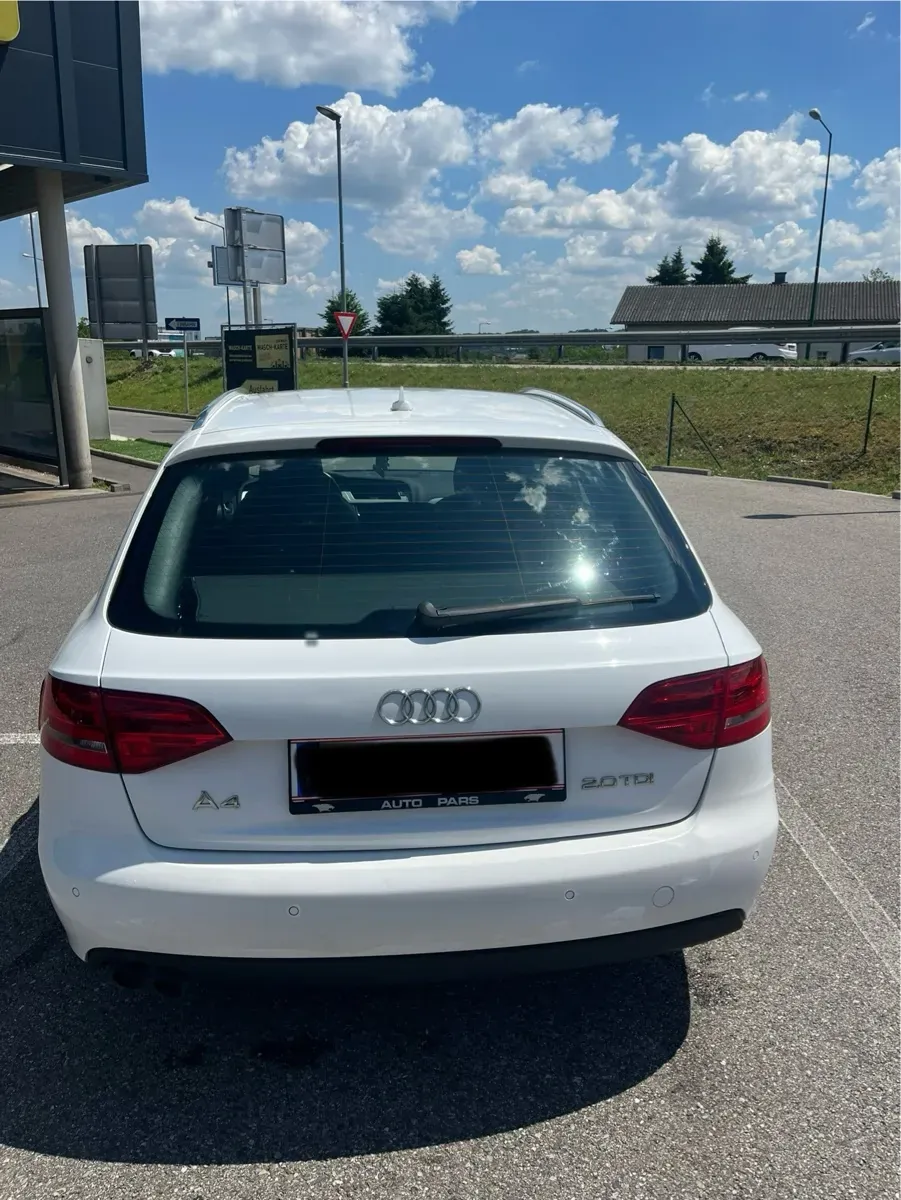 Audi A4 2008 photo 2