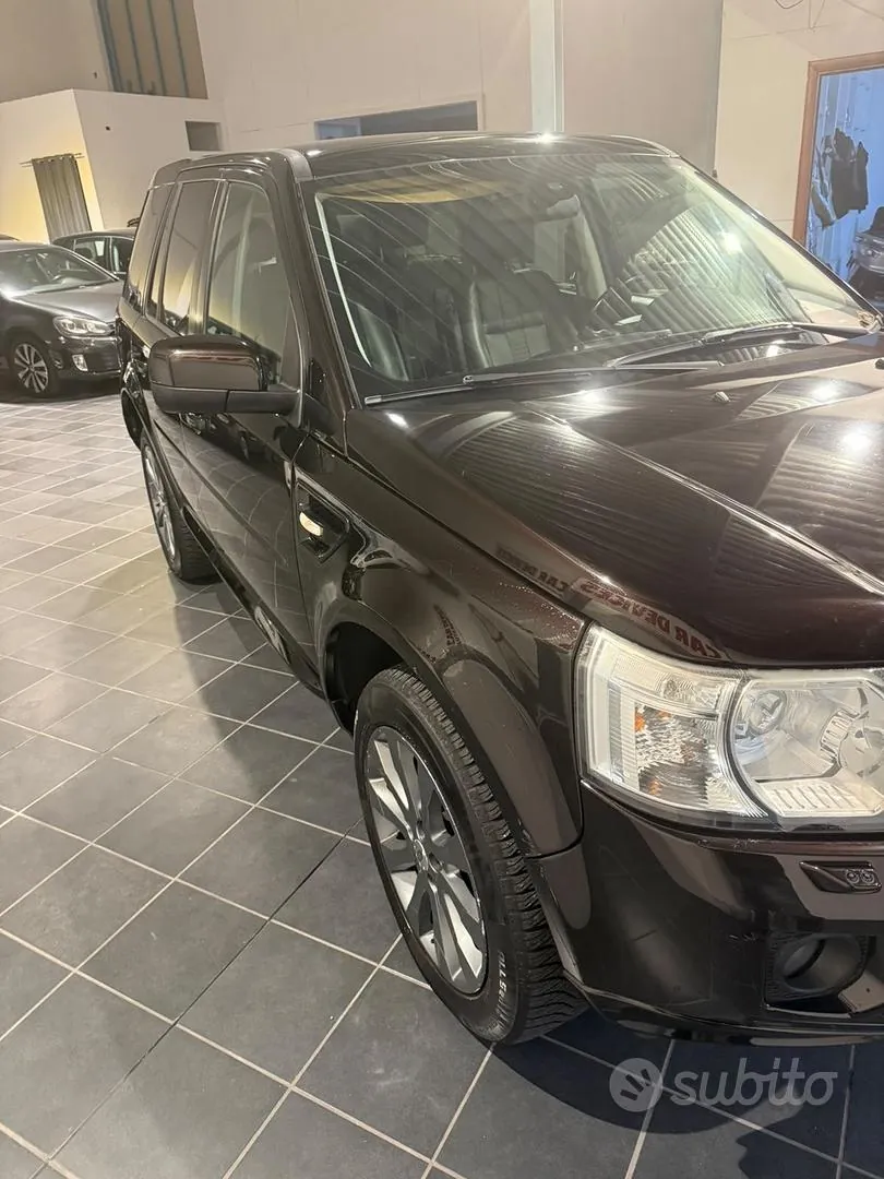 Land Rover Freelander 2012 photo 2