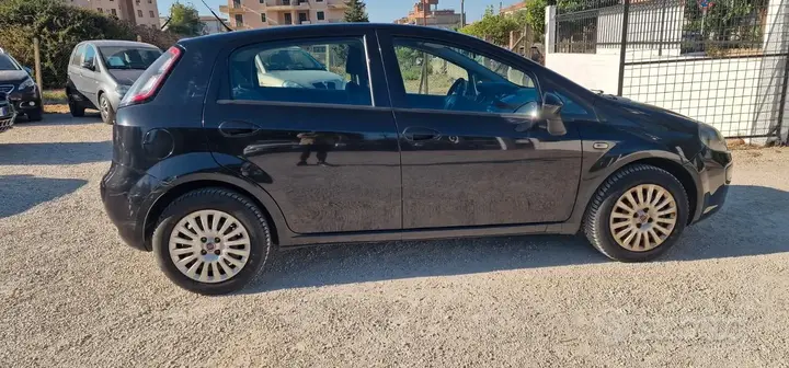 Fiat Punto Evo 2011 photo 3