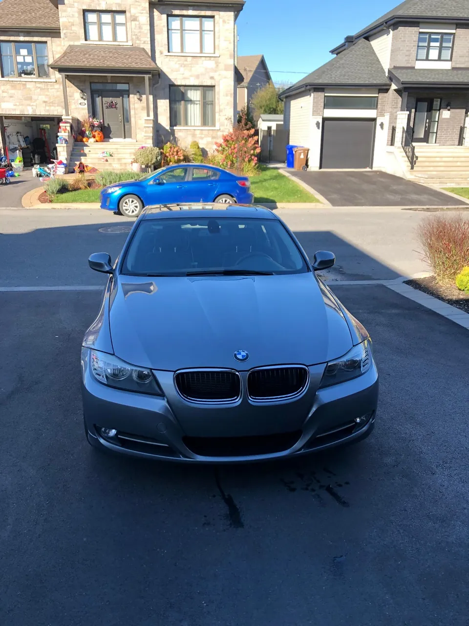 BMW 323I 2011 photo 3
