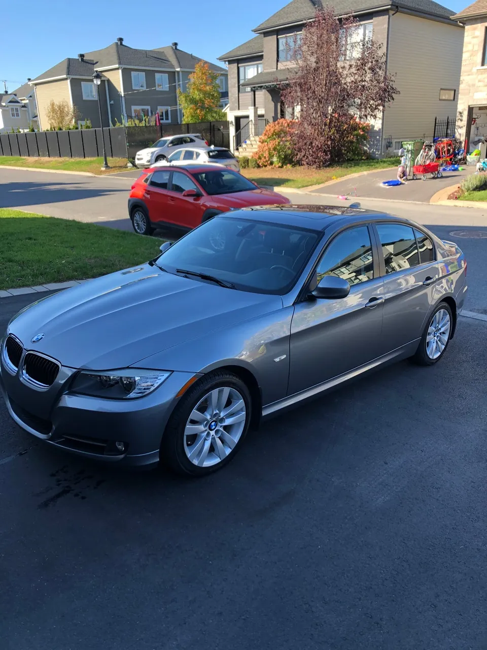 BMW 323I 2011 photo 2