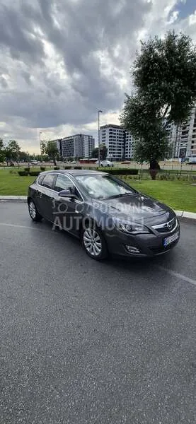 Opel Astra 2011 photo 5