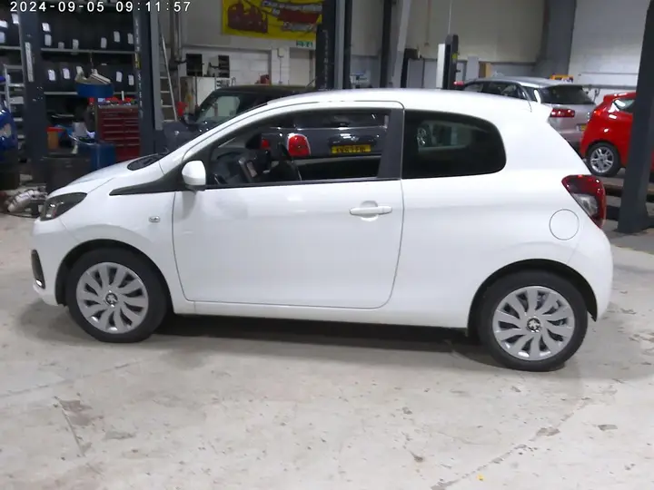 Peugeot 108 2015 photo 2