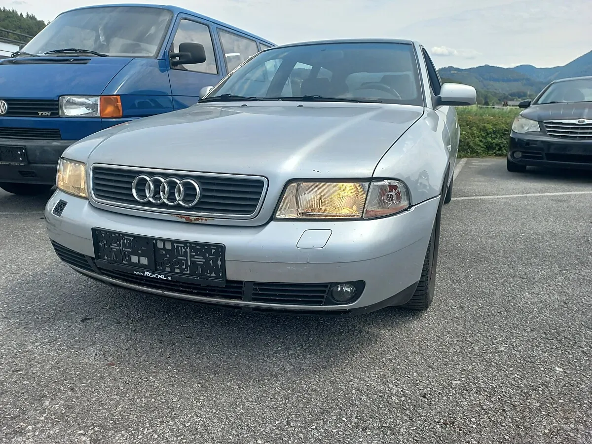 Audi A4 Avant 1998 photo 3