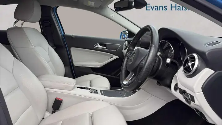 Mercedes-Benz A-Class 2016 photo 3