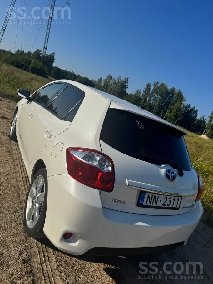 Toyota Auris 2010 photo 5