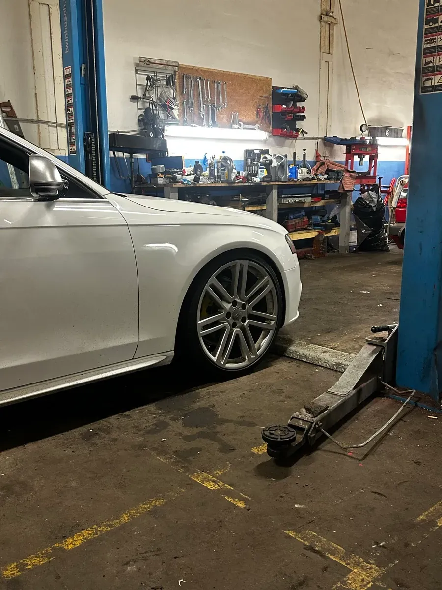 Audi A4 2009 photo 3
