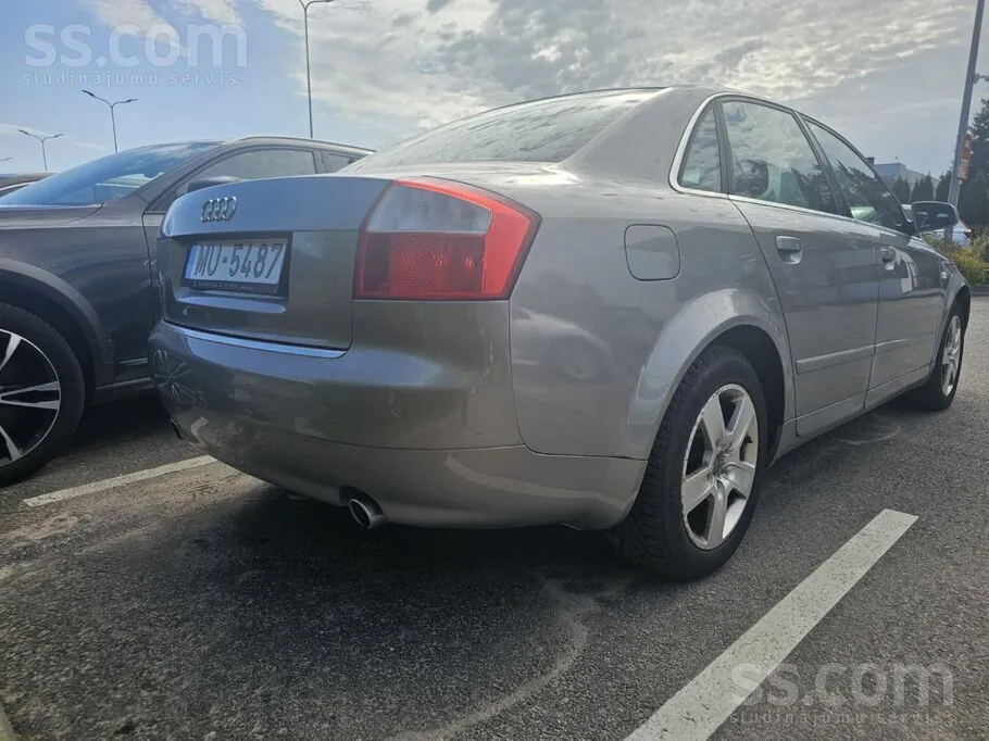Audi A4 2004 photo 2