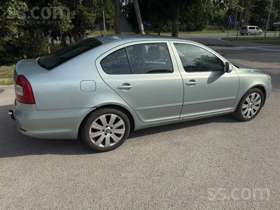 Skoda Octavia 2011 photo 3