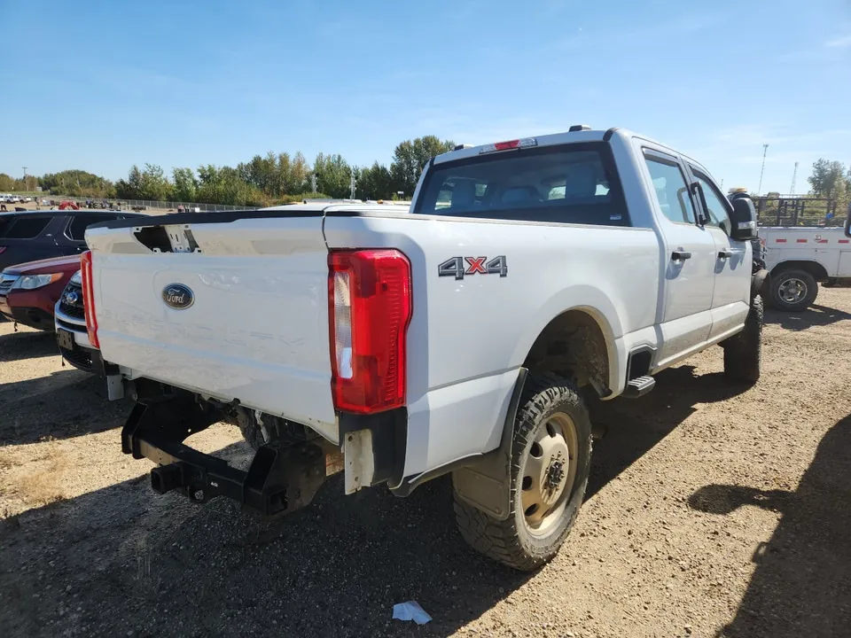 Ford F-250 Super Duty 2023 photo 4