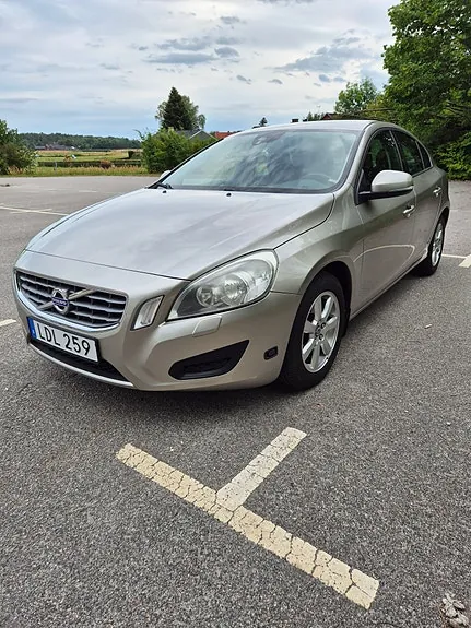 Volvo S60 2011 photo 4